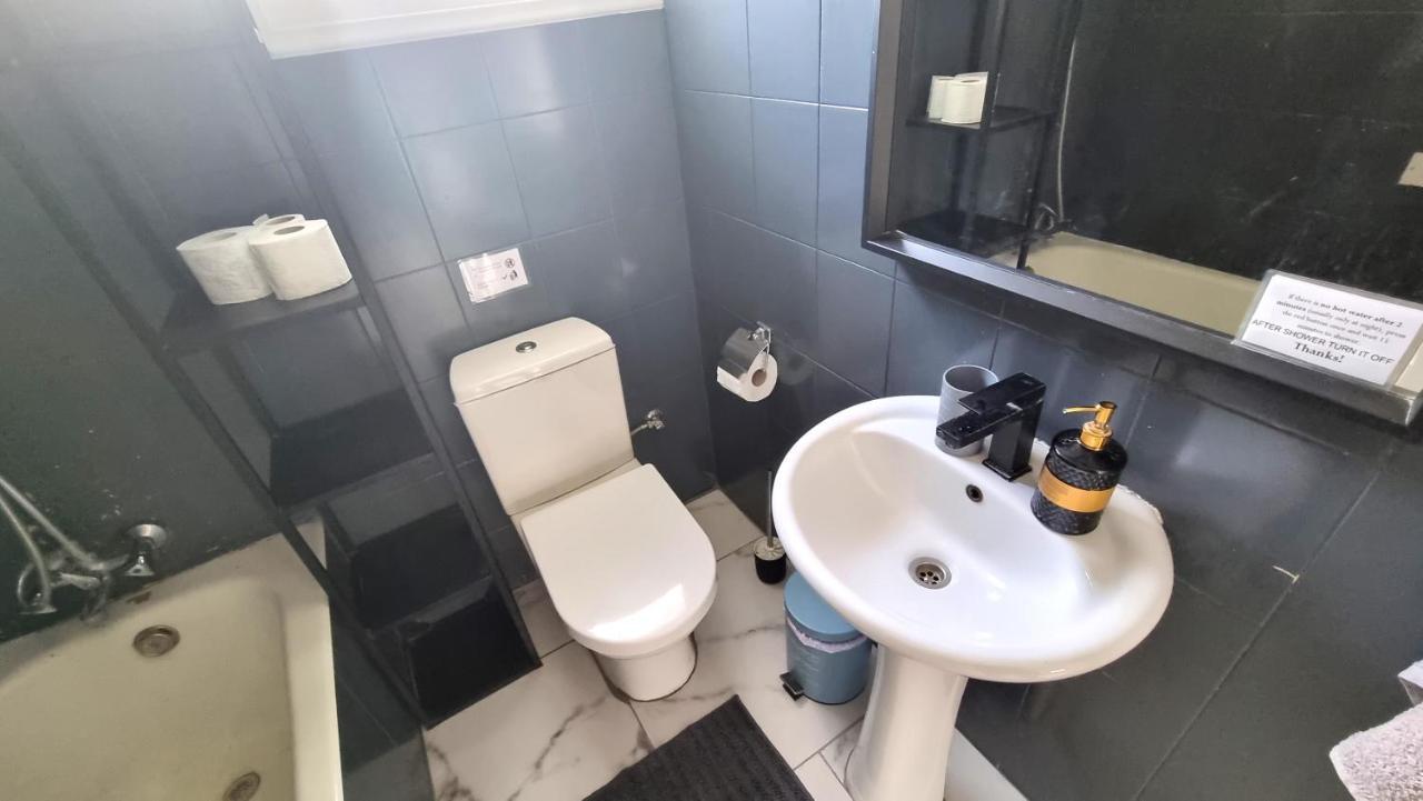 Cozy Beach Apt, Near Airport With 100Mbit Internet Larnaca Extérieur photo