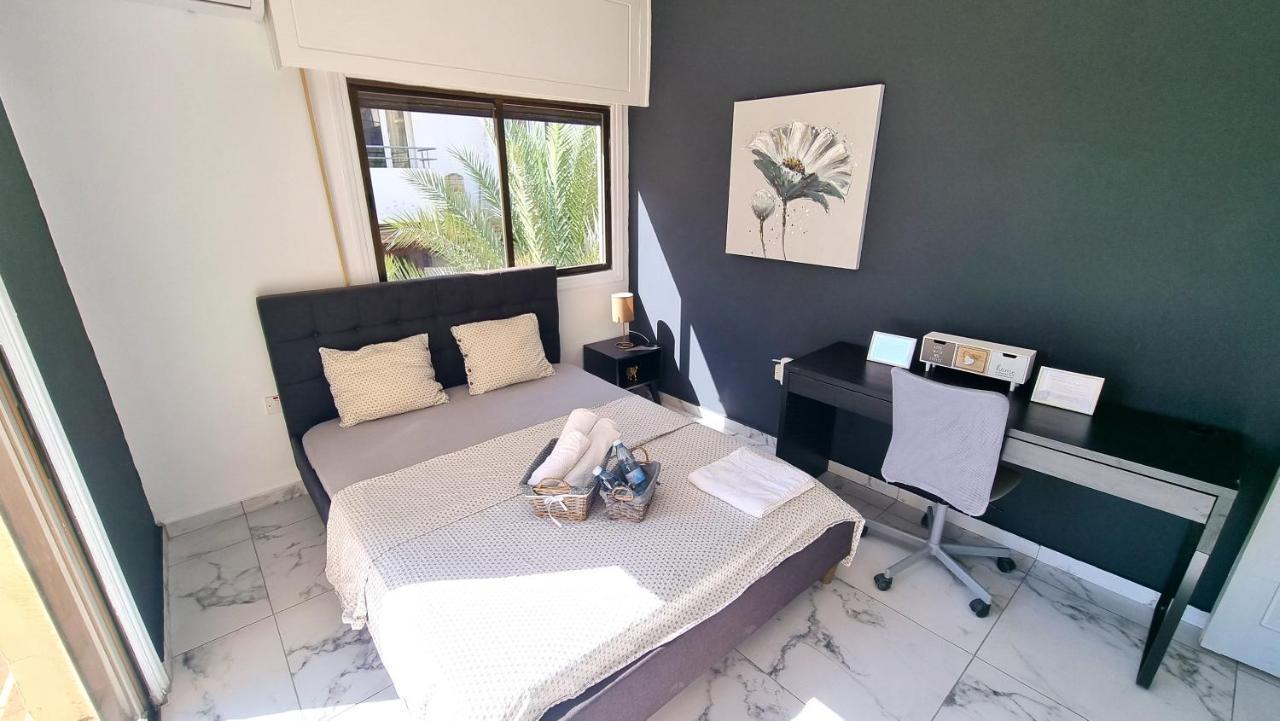 Cozy Beach Apt, Near Airport With 100Mbit Internet Larnaca Extérieur photo